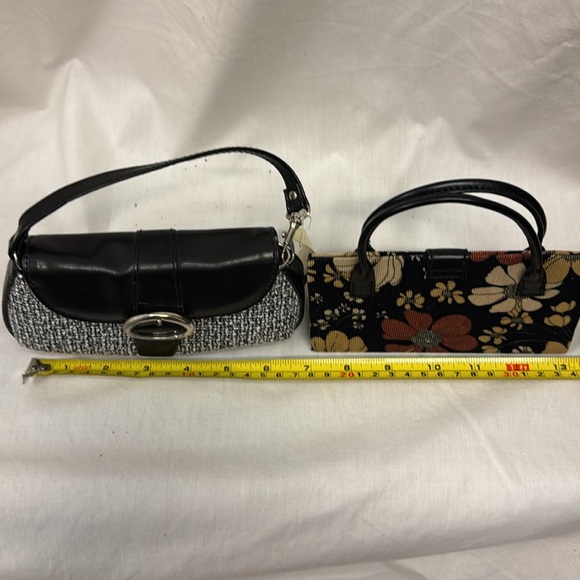 Accessory cases - Picture 3 of 6